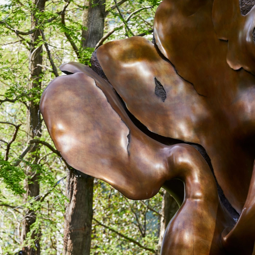 close up of sculpture in canary wharf